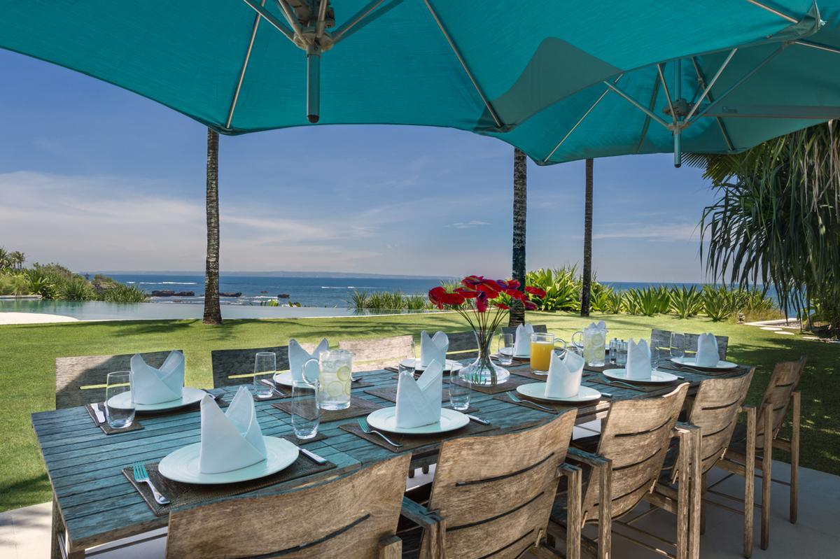 6 Bedroom Luxury Ocean Front Villa with Private Pool in Canggu, Bali