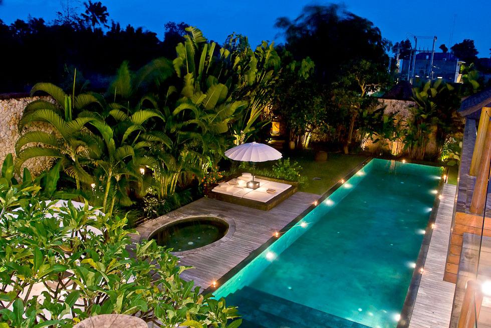 4 Bedrooms Bali Villa with Pool, Seminyak - VillaGetaways
