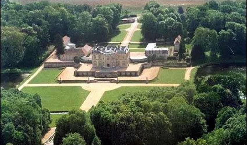 Villa 1000 in France Main Image