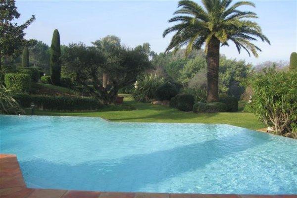 St. Tropez Villa 1069