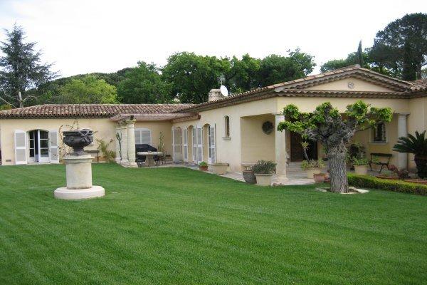 St. Tropez Villa 1818