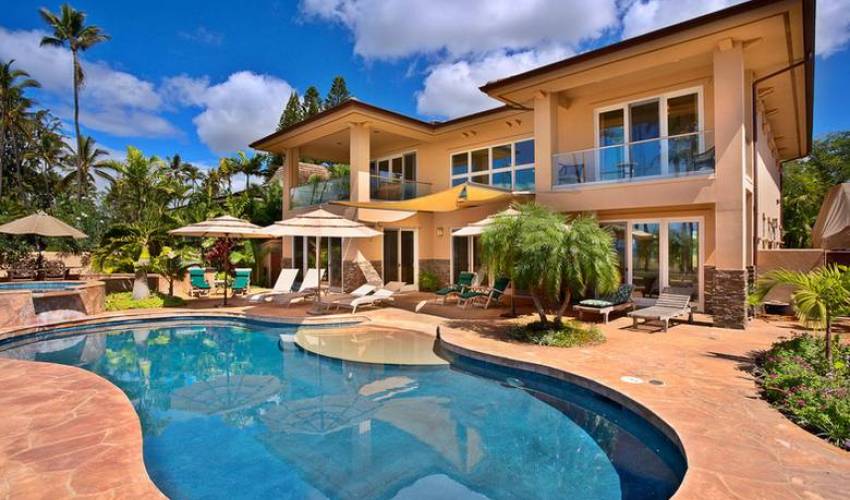 Luxury 5 Bedroom Maui Villa with Pool in Hawaii - VillaGetaways