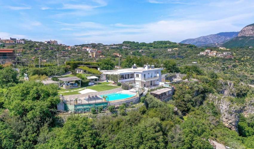 Villa 9252 in Italy Main Image