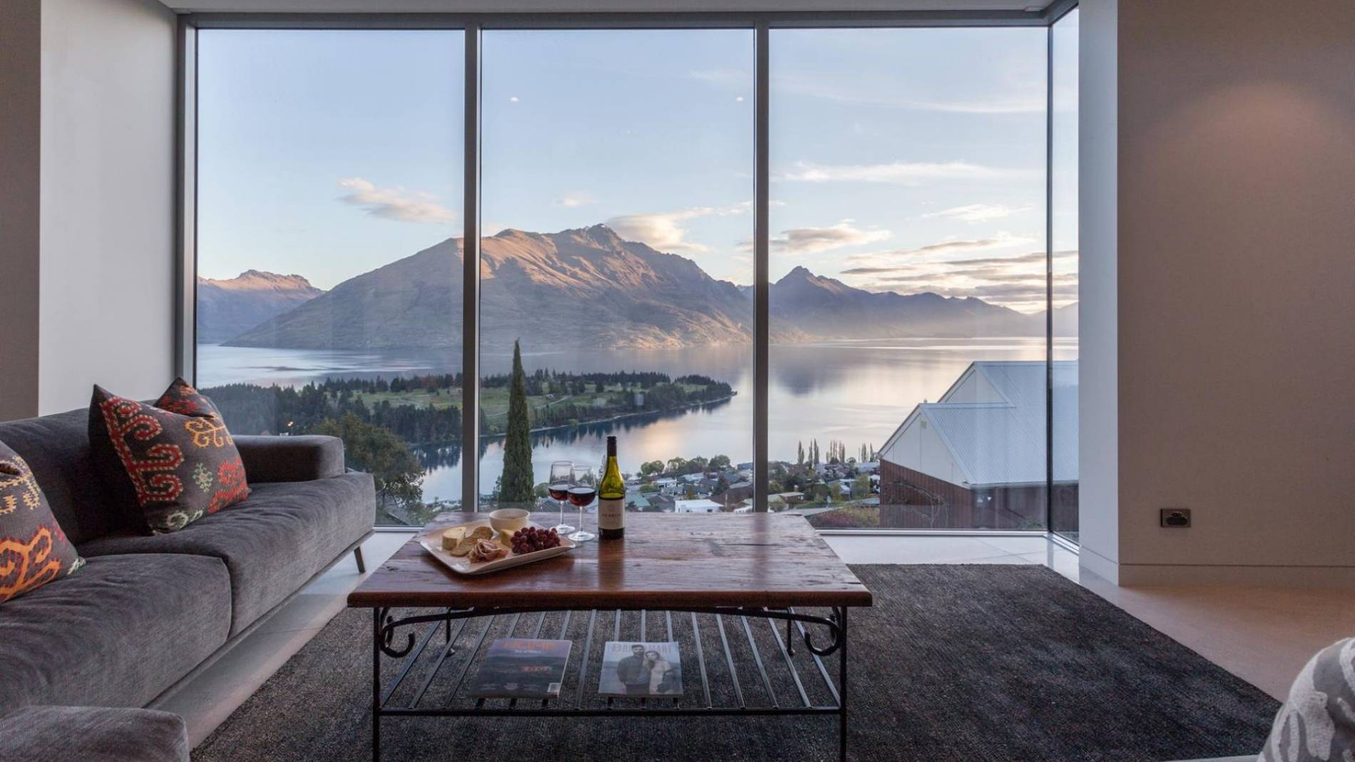 4 Bedroom Lakefront Family Home in Queenstown, New Zealand