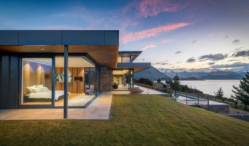 5 Bedroom Luxury Villa with Pool in Wanaka, New Zealand